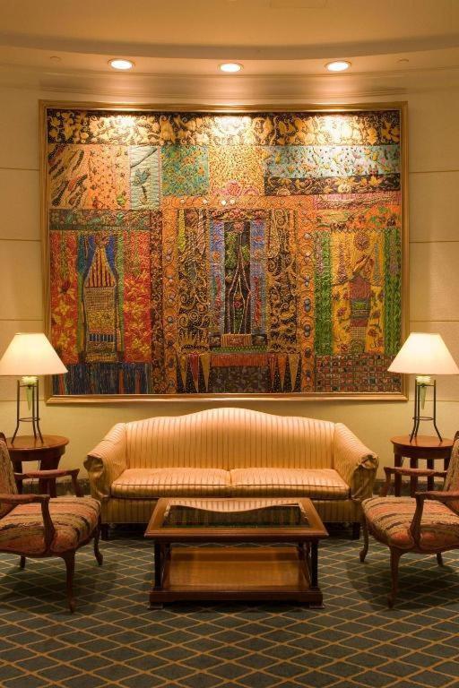 Hotel Marco Polo Davao Exterior foto The lobby of the Four Seasons Hotel, Washington, D.C.