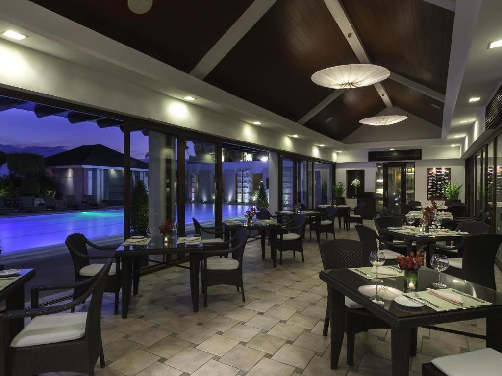 Hotel Marco Polo Davao Exterior foto The restaurant