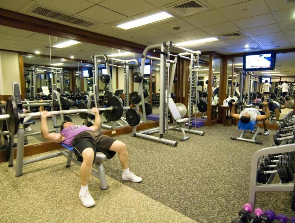 Hotel Marco Polo Davao Exterior foto A gym in Singapore