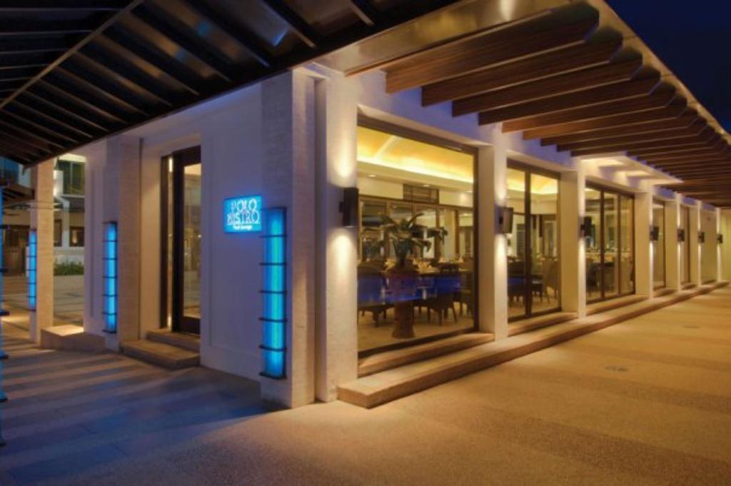 Hotel Marco Polo Davao Exterior foto The restaurant at the hotel