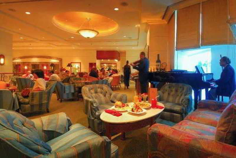 Hotel Marco Polo Davao Exterior foto The lounge at the airport