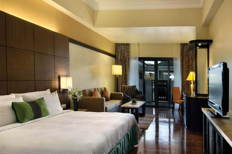 Hotel Marco Polo Davao Habitación foto A suite at the hotel