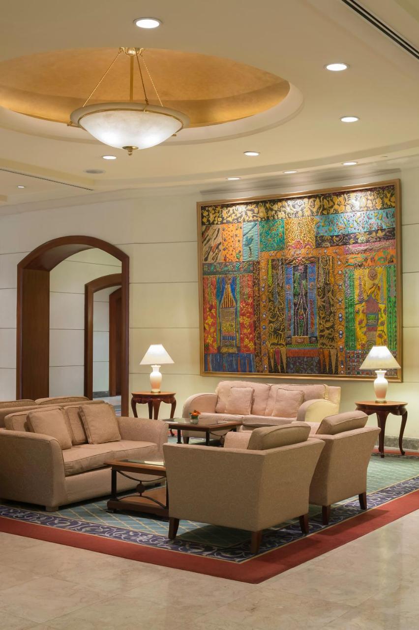 Hotel Marco Polo Davao Exterior foto The lobby of the Four Seasons Hotel, Mumbai