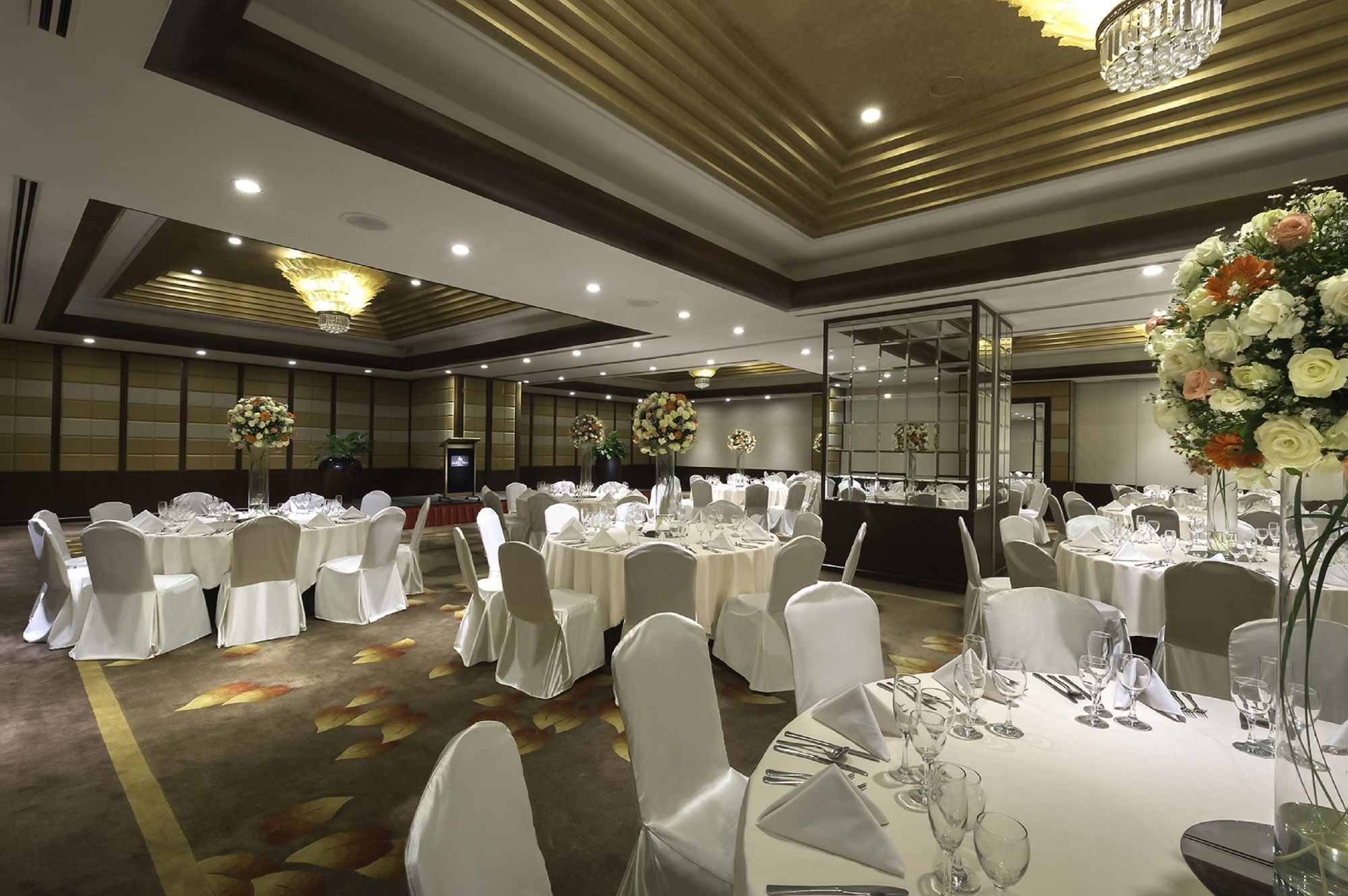 Hotel Marco Polo Davao Exterior foto The ballroom at the hotel