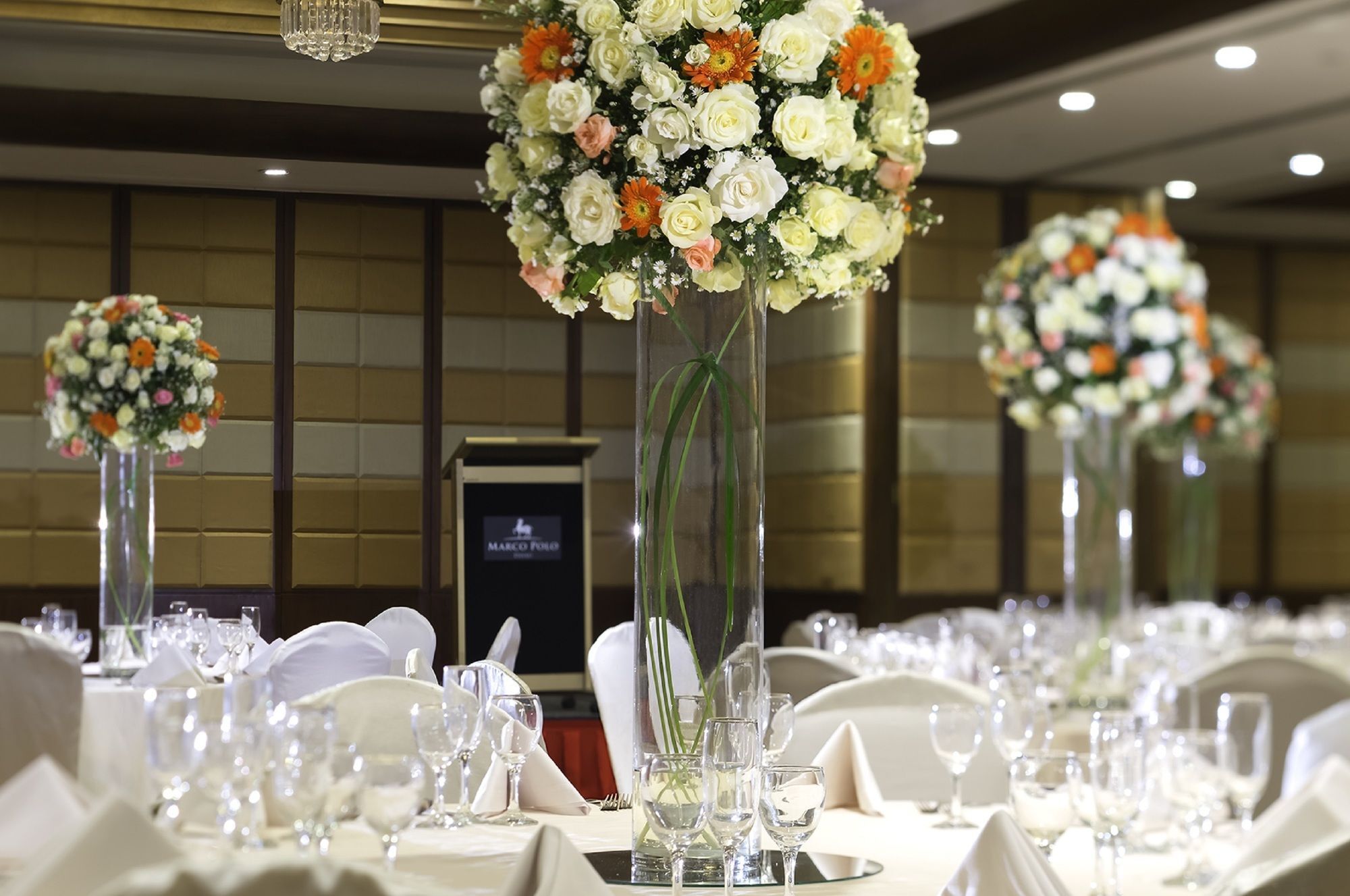 Hotel Marco Polo Davao Exterior foto A wedding reception at the Mandarin Oriental, Bangkok
